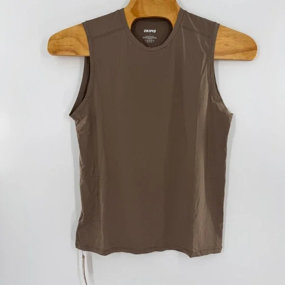 SKIMS Sport Slim Muscle Tank Amethyst Brown Sleeveless Top Large NEW - Picture 5 of 9